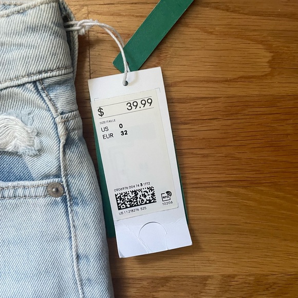 &Denim/H&M factory distressed light wash low rise boyfriend jean size 0 - Picture 6 of 7